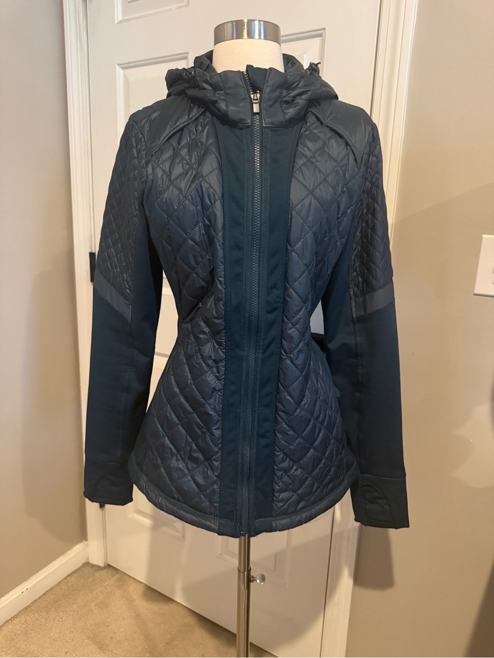 Athleta Quilted Hooded Women's Jacket - blue/teal